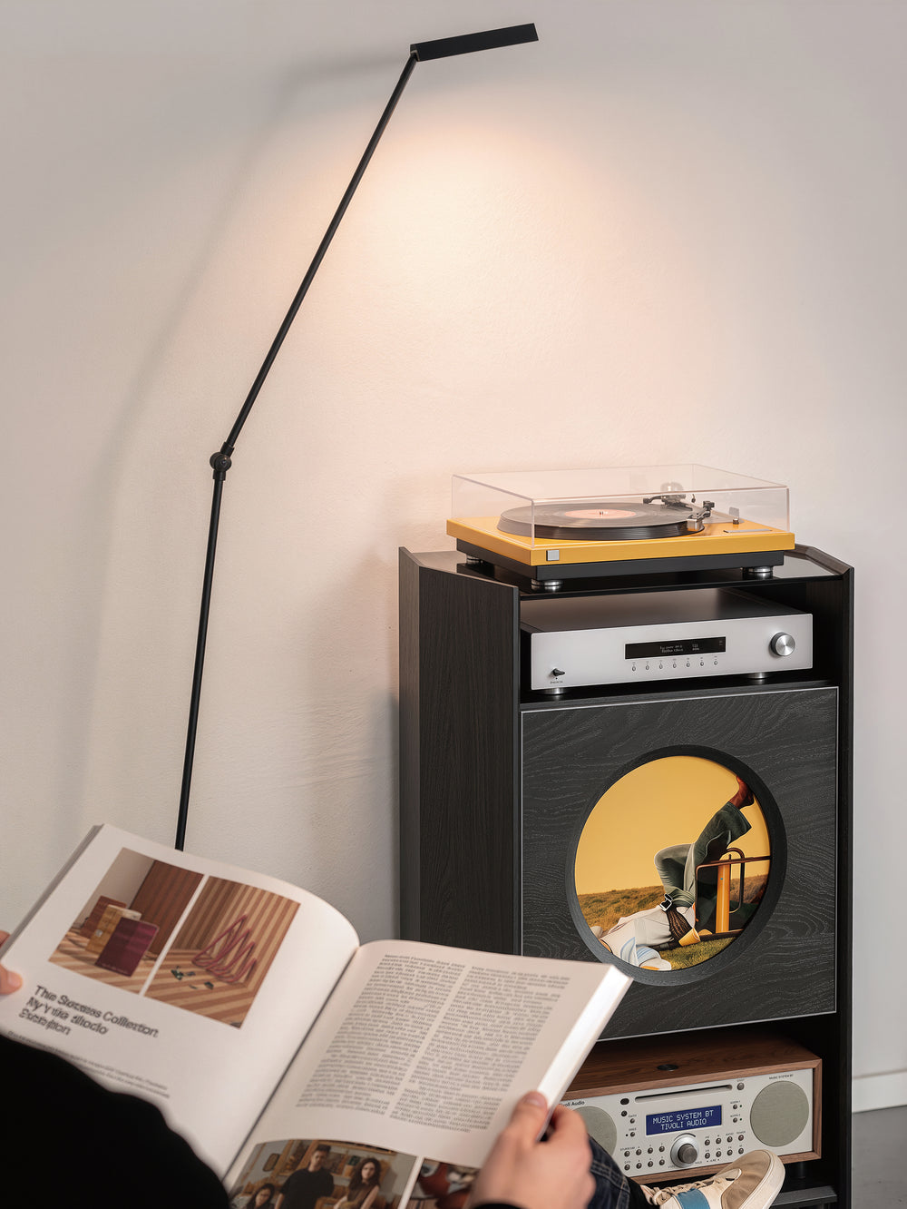 FITUEYES Picasso RS05 record player stand for a stylish vinyl setup